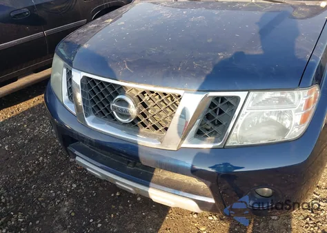 2010 Nissan Pathfinder Le z USA, uszkodzony, nr VIN 5N1AR1NB9AC608072